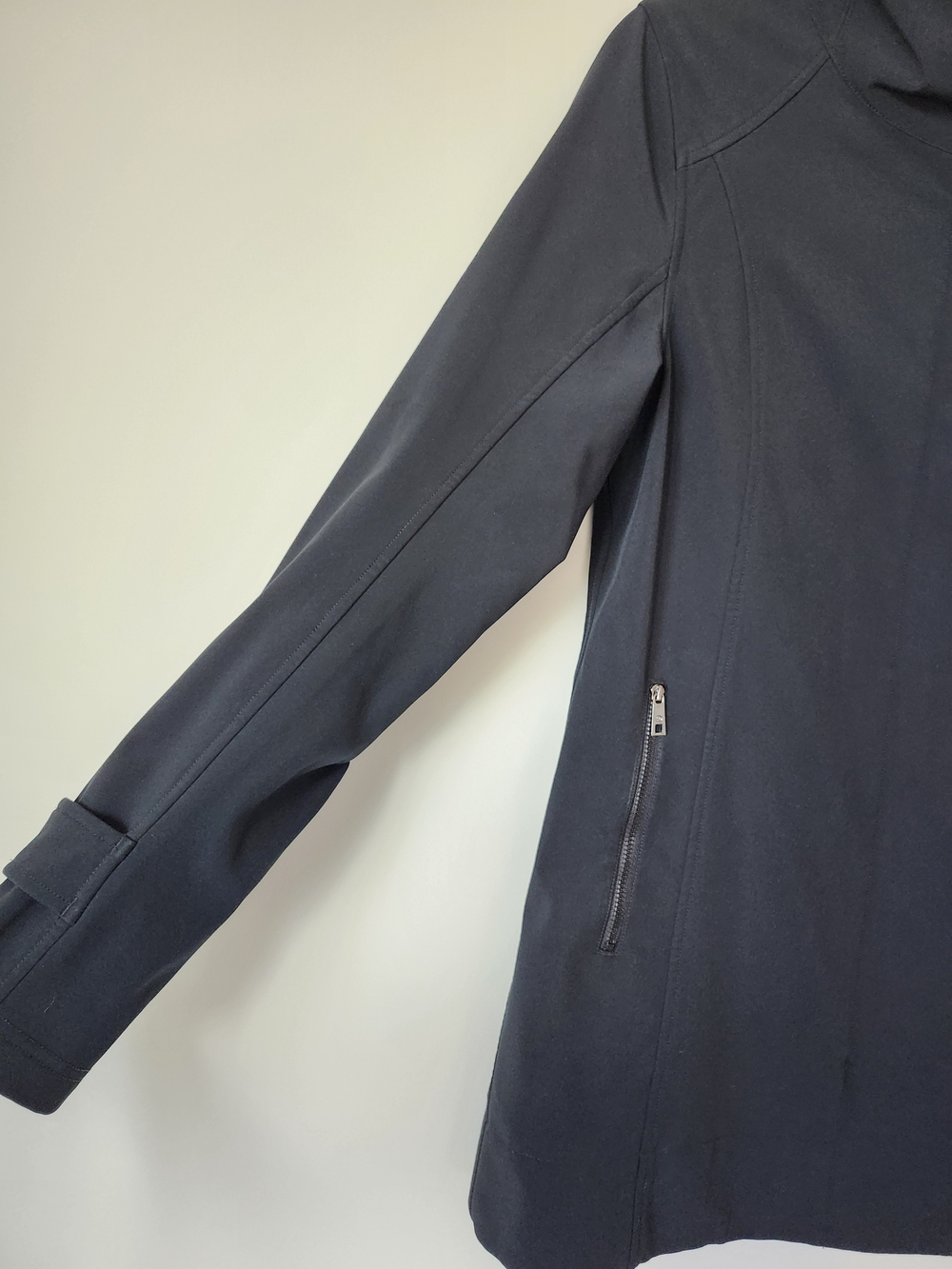Lululemon Black Audrey Soft Shell Long Jacket Zipper & Snaps Pocket - Picture 4 of 15